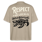 Premium Oversized Bio-Baumwoll Shirt mit Meeresschildkröte | Nachhaltiges Unisex Organic T- Shirt | Respect The Locals - Steingrau