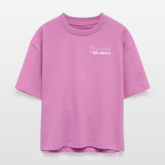Lift Others | Organic Empowerment Shirt im Boxy Schnitt | White Print - Pink