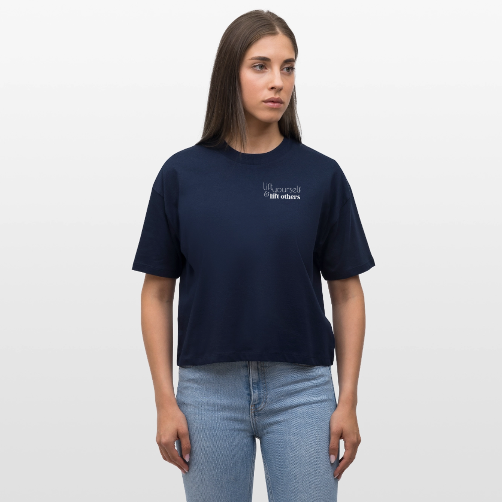 Lift Others | Organic Empowerment Shirt im Boxy Schnitt | White Print - Navy