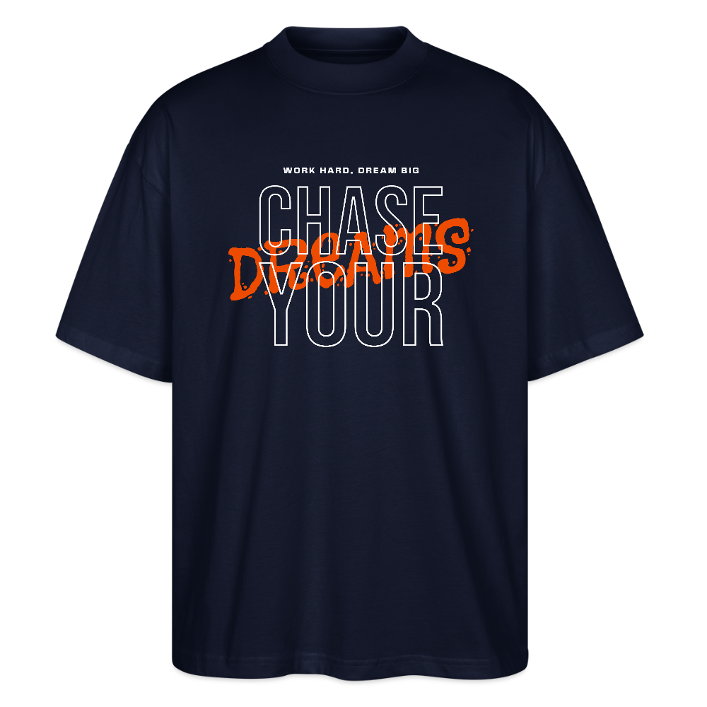 Premium Oversized Organic Shirt (Unisex) – „CHASE YOUR DREAMS“ | Premium Organic Shirt mit Statement Design, 100% Bio-Baumwolle - Navy