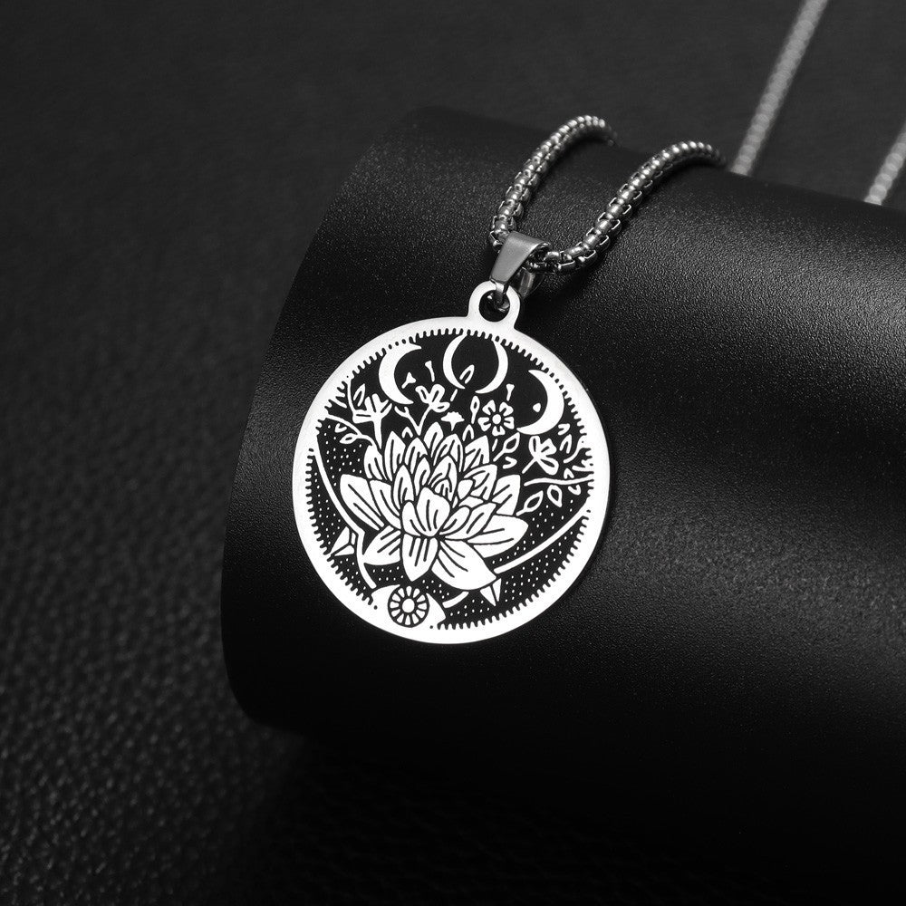 Edelstahl Kettenanhänger mit Lotus & Mond | Titanstahl Halskette, Unisex | Flower Moon Necklace