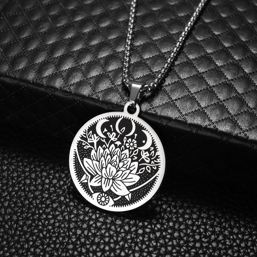 Edelstahl Kettenanhänger mit Lotus & Mond | Titanstahl Halskette, Unisex | Flower Moon Necklace